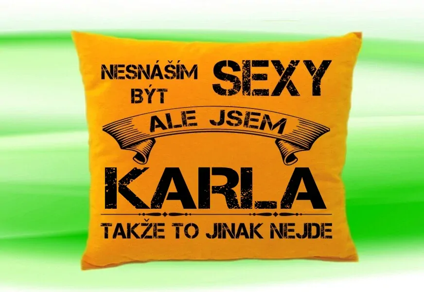 Polštář se jménem KARLA Medový