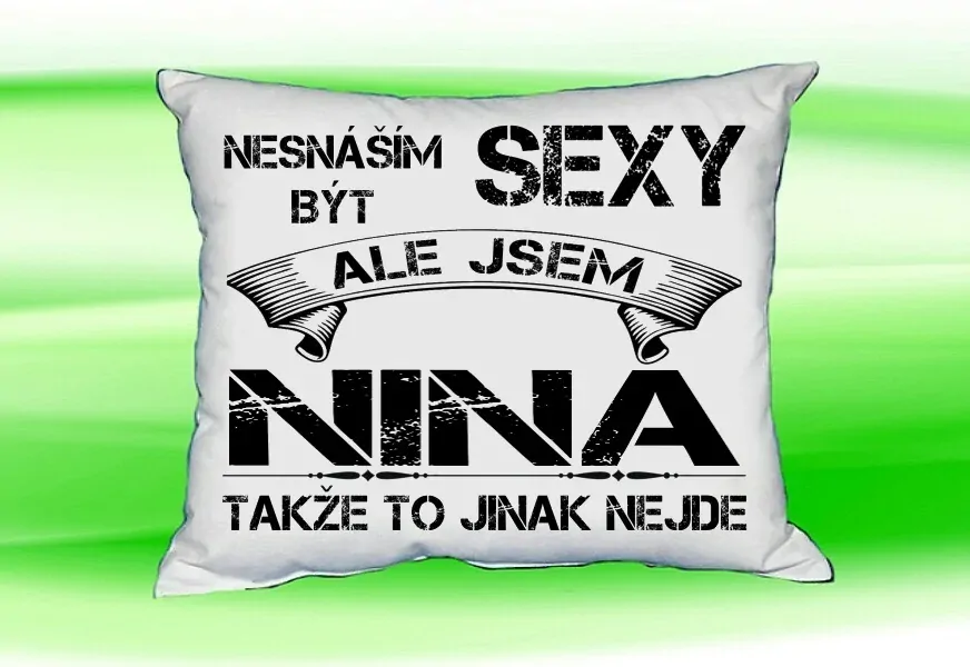 Polštář se jménem NINA Bilý