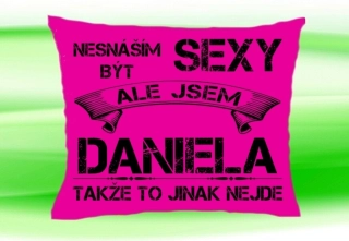 Polštář se jménem DANIELA Růžový