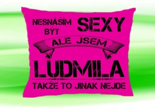 Polštář se jménem LUDMILA Růžový