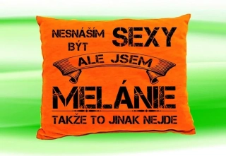 Polštář se jménem MELÁNIE  Oranžový