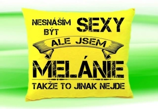Polštář se jménem MELÁNIE  Žlutý
