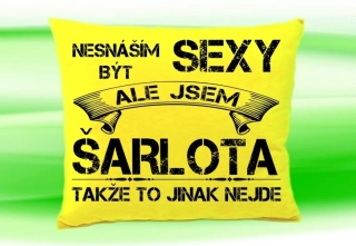 Polštář se jménem ŠARLOTA  Žlutý