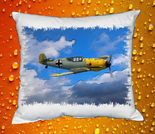 Moon River Messerschmitt Bf 109 Polštář s letadlem 30x40 cm