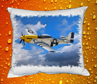 Moon River P-51D Mustang Polštář s letadlem 30x40 cm