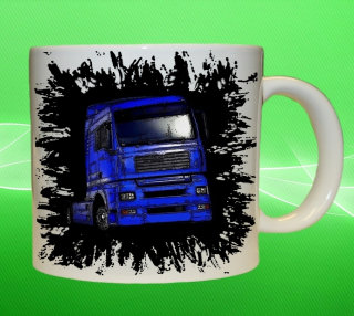 hrnek s náklaďákem MAN