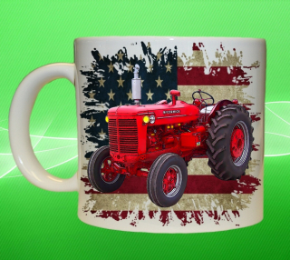 hrnek s traktorem McCormick Deering W-9