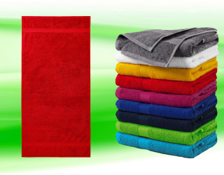 Moon River vyšívaná osuška se jménem červená 70 x 140 cm