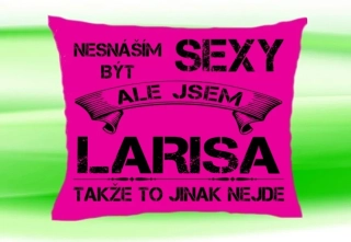 Polštář se jménem LARISA Růžový
